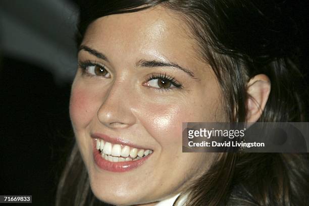 Actress Sarah Lind attends the premiere of New Line Cinema's "Snakes On A Plane" at Grauman's Chinese Theatre on August 17, 2006 in Los Angeles,...