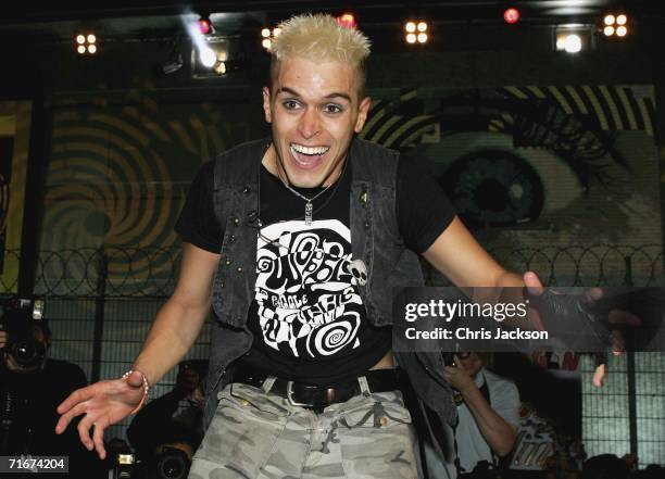 Pete Bennett leaves the Big Brother House as the winner during the final of Big Brother Seven on August 18, 2006 in London, England.