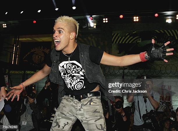 Pete Bennett leaves the Big Brother House as the winner during the final of Big Brother Seven on August 18, 2006 in London, England.