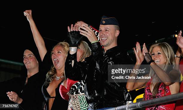 Big Brother house members Glyn Wise, Ashleen Horgan Wallace, Lea Walker, Richard Newman and Nikki Grahame celebrate Pete winning Big Brother during...