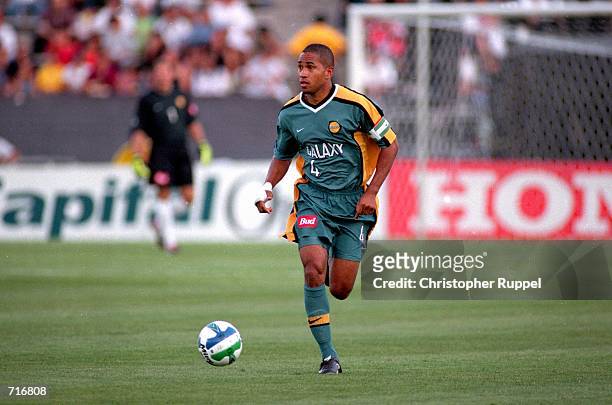 Robin Fraser of the Los Angeles Galaxy controls the ball during the game against the Kansas City Wizards at the Rose Bowl in Pasadena, California....