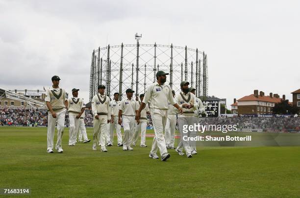 Inzamam-ul-Haq of Pakistan walks back to the dressing room with his team during day four of the fourth npower test match between England and Pakistan...
