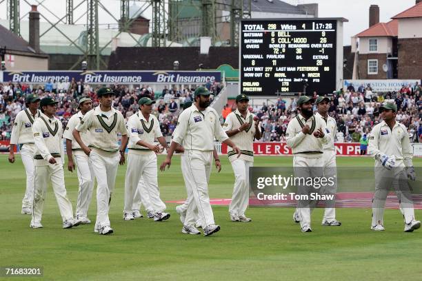 Inzamam-ul-Haq of Pakistan walks back to the dressing room with his team during day four of the fourth npower test match between England and Pakistan...