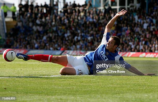 Sean Davis of Portsmouth stretches for the ball during the Barclays Premiership match between Portsmouth and Blackburn Rovers at Fratton Park on...