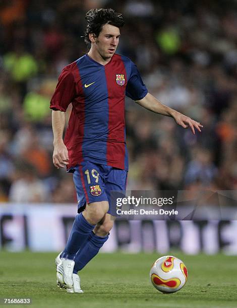 Lionel Messi of Barcelona in action during the Supercup, 2nd leg, match between Barcelona and Espanyol at the Camp Nou stadium on August 20, 2006 in...