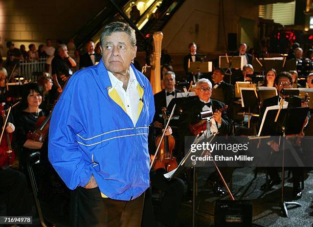 Entertainer Jerry Lewis waits to tape the show opener for the 41st annual Labor Day Telethon to benefit the Muscular Dystrophy Association August 22,...