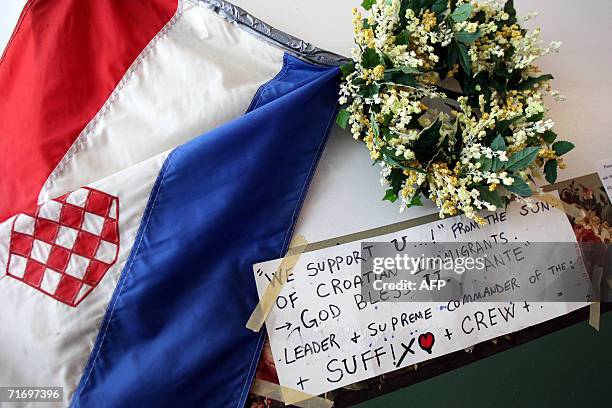 Chicago, UNITED STATES: A message of support is seen at the Adalberto United Methodist Church on West Division Street where Elvira Arellano is taking...