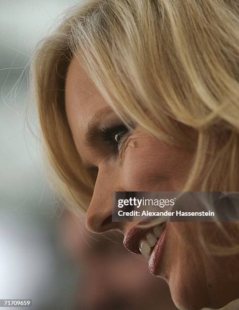 Actress Veronica Ferres poses for photographers during the photocall to the ZDF television film "Neger, Neger, Schornsteinfeger" on August 24, 2006...