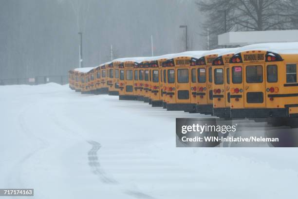 Snow Bus 221 New England Snow Bus Stock Photos, High-Res Pictures, and Images ...