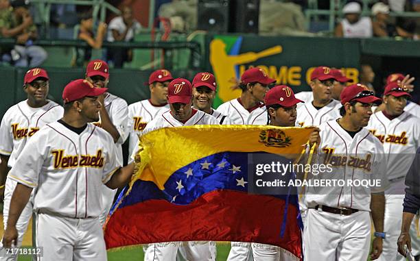 Venezuelan national baseball team takes part in the opening ceremony of the Americas Olympic Qualifying Tournament of Baseball, 25 August 2006, at...