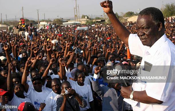 Zambia's opposition Patriotic Front Presidential candidate for the September 28 elections, Michael Sata salutes supporters 27 August 2006 during an...