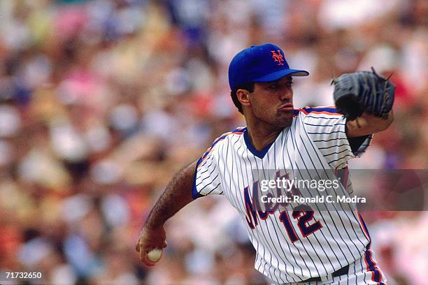 Pitcher Ron Darling of the New York Mets pitching against the Pittsburgh Pirates at Shea Stadium during a season game on July 31, 1988 in Flushing,...