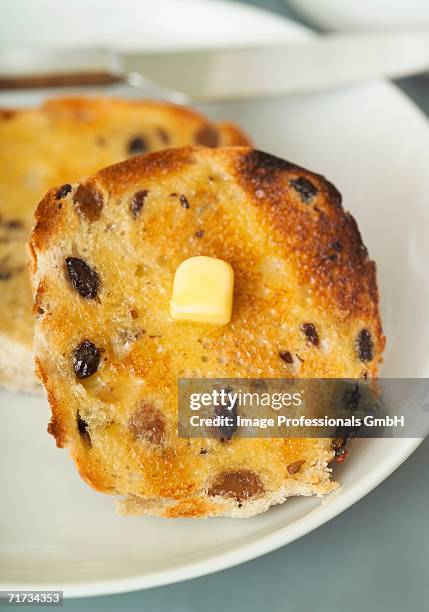 toasted bun with butter - raisin toast stock pictures, royalty-free photos & images