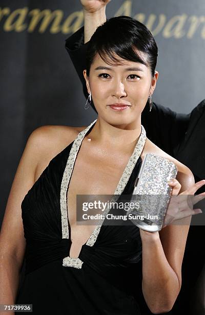 South Korean actress Kim Sun-Ah arrives for the 1st Seoul Drama Awards 2006 at the Korea Broadcasters Association on August 29, 2006 in Seoul, South...