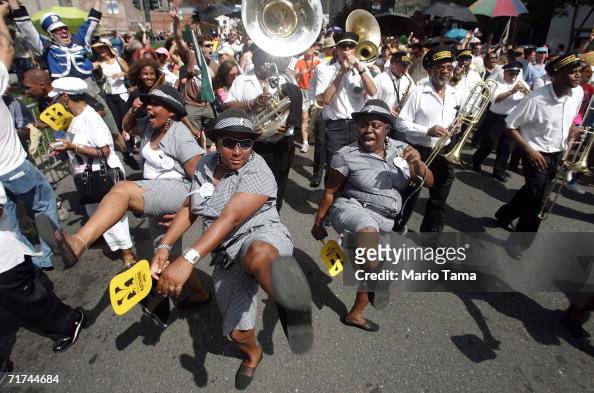 dar a entender a lo largo barro 881 fotos e imágenes de New Orleans Funeral - Getty Images