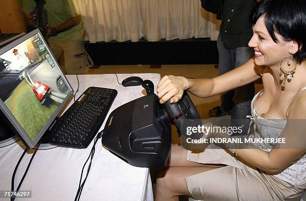 Indian model and actress Yana Gupta play, Nachrichtenfoto
