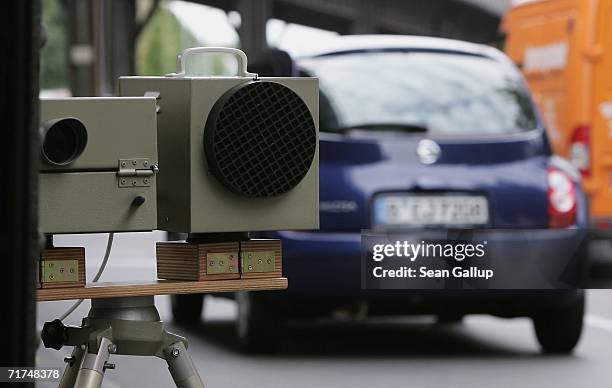 Cop Speed Monitor Police Speed Camera Photos and Premium High Res Pictures - Getty Images