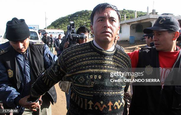 Ronald Humberto Miranda, abogado de Cornelio Esteban Chilil, cabecilla indigena y presunto productor de amapolas en el municipio de Tajumulco en el...