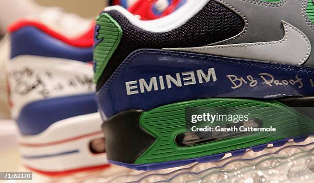 39 Eminem Nike Trainer Auction Stock Photos, High-Res Pictures, and Images  - Getty Images