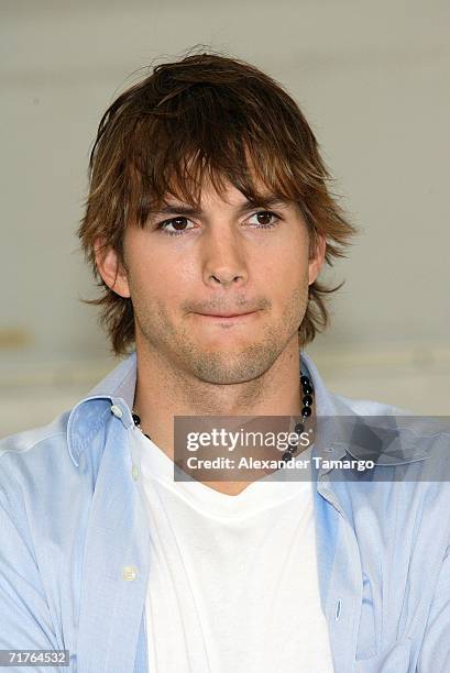 The Guardian Stars Kevin Costner And Ashton Kutcher Visit Us Coast