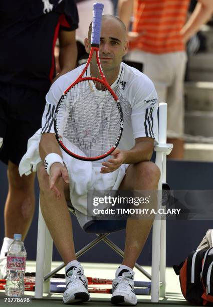 Audrey Agassi Racket 744 Timothy Benjamin Photos & High Res Pictures - Getty Images