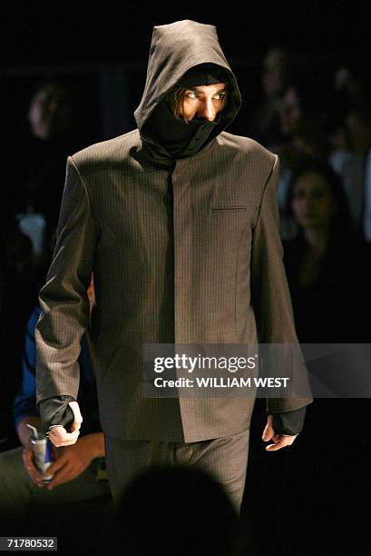 Model parades an outfit by Australian label Xenheist during a New Generation show at Australian Fashion Week, in Melbourne 04 September 2006....