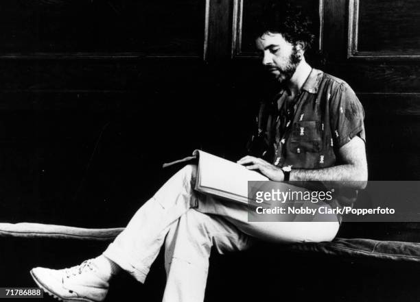 British pop singer and actor David Essex in rehearsal for his role as Che Guevara in 'Evita', circa 1978.