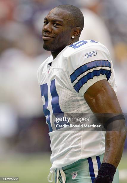 Terrell Owens of the Dallas Cowboys looks on before the preseason game against the Minnesota Vikings on August 31, 2006 at Texas Stadium in Dallas,...