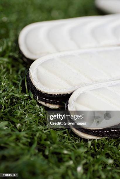 close-up of a sports glove - gants de sport photos et images de collection
