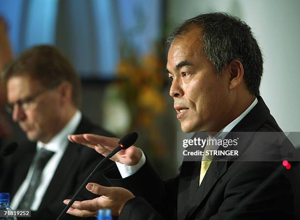Japanese professor Shuji Nakamura gestures after receiving the 2006 Millennium Technology Prize for life-improving innovations in Helsinki 08...