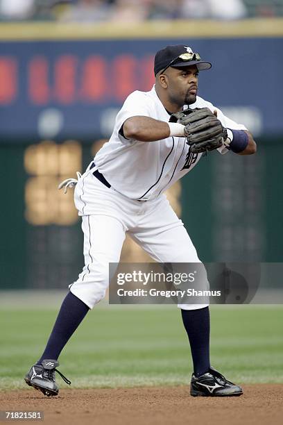 Neifi Perez of the Detroit Tigers gets ready to field during the game against the Seattle Mariners on September 6, 2006 at Comerica Park in Detroit,...