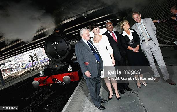 Actor Richard Briers CBE, actress Rachel Stirling, Sir Trevor McDonald OBE, Candida Lycett Green and the current Poet Laureate Andrew Motion pose...