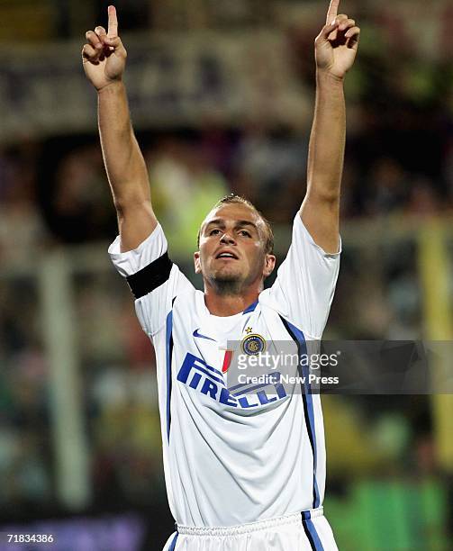 Esteban Cambiasso of Inter celebrates hios goal during the Serie A match between Fiorentina and Inter Milan at Stadio Artemio Franchi, September 9,...