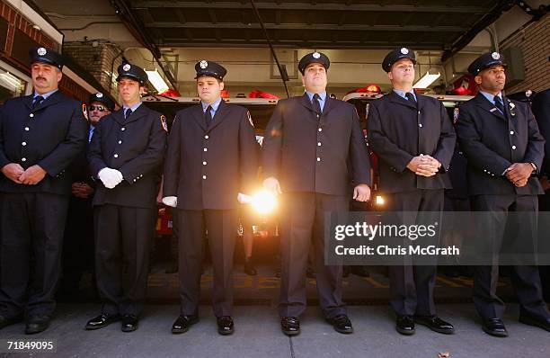 Engine 118 18 Ladder Company 118 Stock Photos, High-Res Pictures, and Images ...