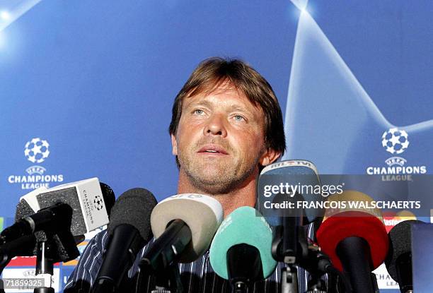 Coach Franky Vercauteren of Anderlecht football team gives a press conference 12 September 2006, in Brussels, on the eve of their Champions League...