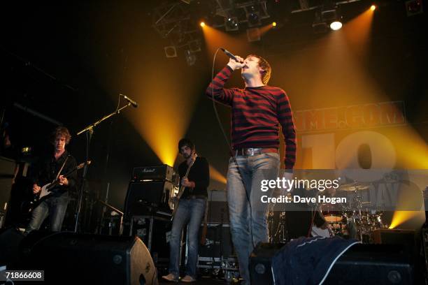 Tom Meighan of Kasabian performs at a gig to celebrate 10 years of NME.com at Koko on September 12, 2006 in London, England.