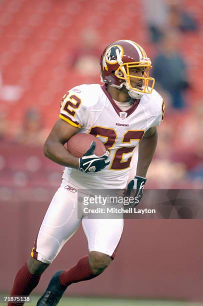 Antwaan Randle-El of the Washington Redskins carries the ball before a football game against the Minnesota Vikings on September 11, 2006 at...