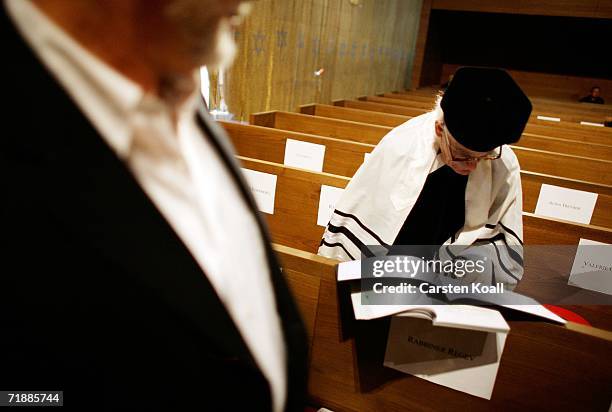 William Wolff, Rabbi in the German federal state Mecklenburg-Vorpommern, at the rehearsal for the ordination in the New Synagoge on September 14,...