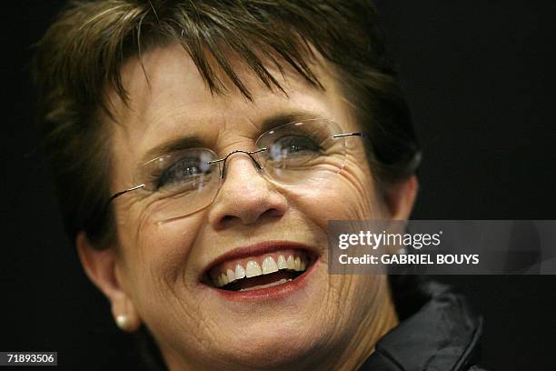 Irvine, UNITED STATES: US former tennis player Billie Jean King smiles during a press conference before a tennis match for the Advanta WTT Smash Hits...