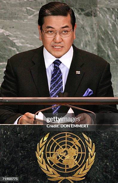 Picture taken 22 September 2004 in New York City shows Thailand's Foreign Minister Surakiart Sathirathai delivering his address at the United Nations...