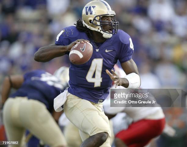 Quarterback Isaiah Stanback of the Washington Huskies looks to pass against the Fresno State Bulldogs on September 16, 2006 at Husky Stadium in...