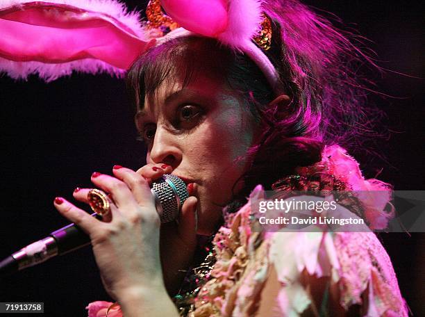 Jimmie Rabbit Singer 32 Jesika Von Rabbit Photos & High Res Pictures - Getty Images
