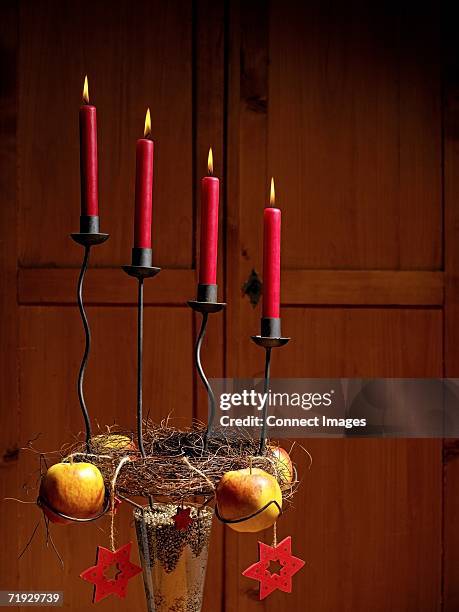 christmas decoration with candles - kandelaar stockfoto's en -beelden