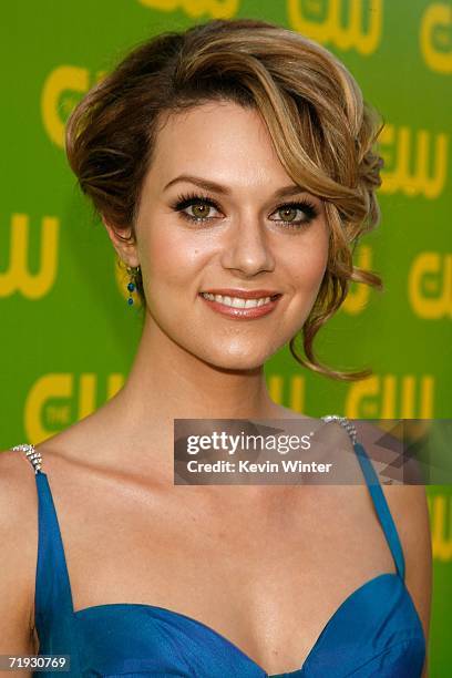 Actress Hilarie Burton arrives at the CW Launch Party at the Warner Bros. Studio on September 18, 2006 in Burbank, California.