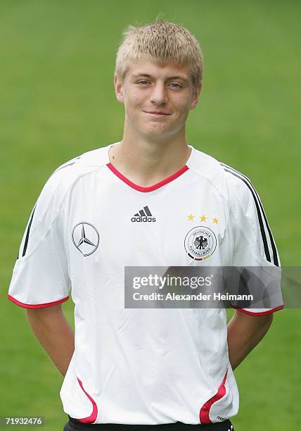 Toni Kroos poses during the photo call of the Under 17 German National Team on September 19, 2006 in Saarbrucken, Germany.