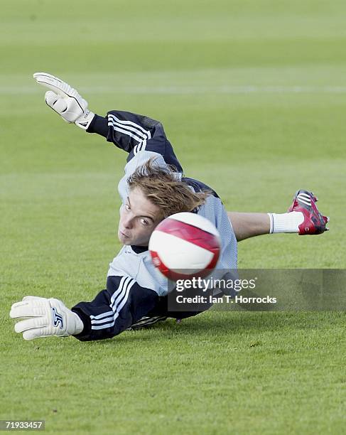 Tim Krul trains during Newcastle United Training on September 19, 2006 in Newcastle, England. Substitute goalkeepeSteve Harper will replace first...