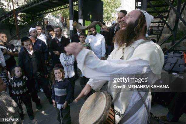 Man Rabbie Rabbi Nachman Of Breslov Photos and Premium High Res Pictures - Getty ...