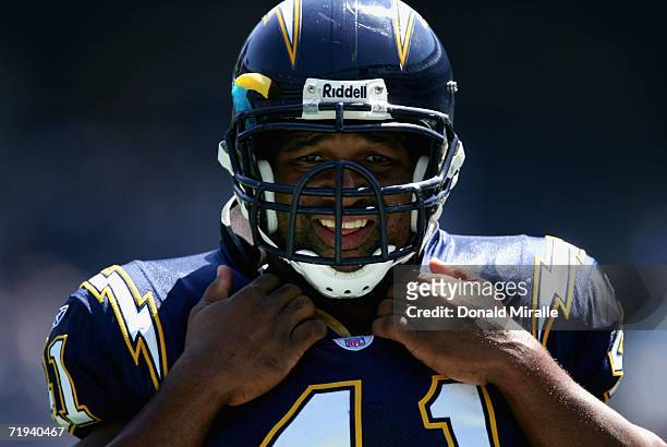 Runningback Lorenzo Neal of the San Diego Chargers in action against the Tennessee Titans during the NFL game held on September 17, 2006 at Qualcomm...