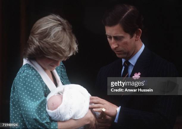 Prince Charles, Prince of Wales and Diana, Princess of Wales leave the Lindo Wing St Mary's Hospital with baby Prince William on June 22, 1982 in...