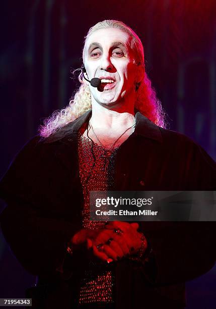 Twisted Sister singer Dee Snider speaks during a news conference at The Joint inside the Hard Rock Hotel & Casino September 20, 2006 in Las Vegas,...